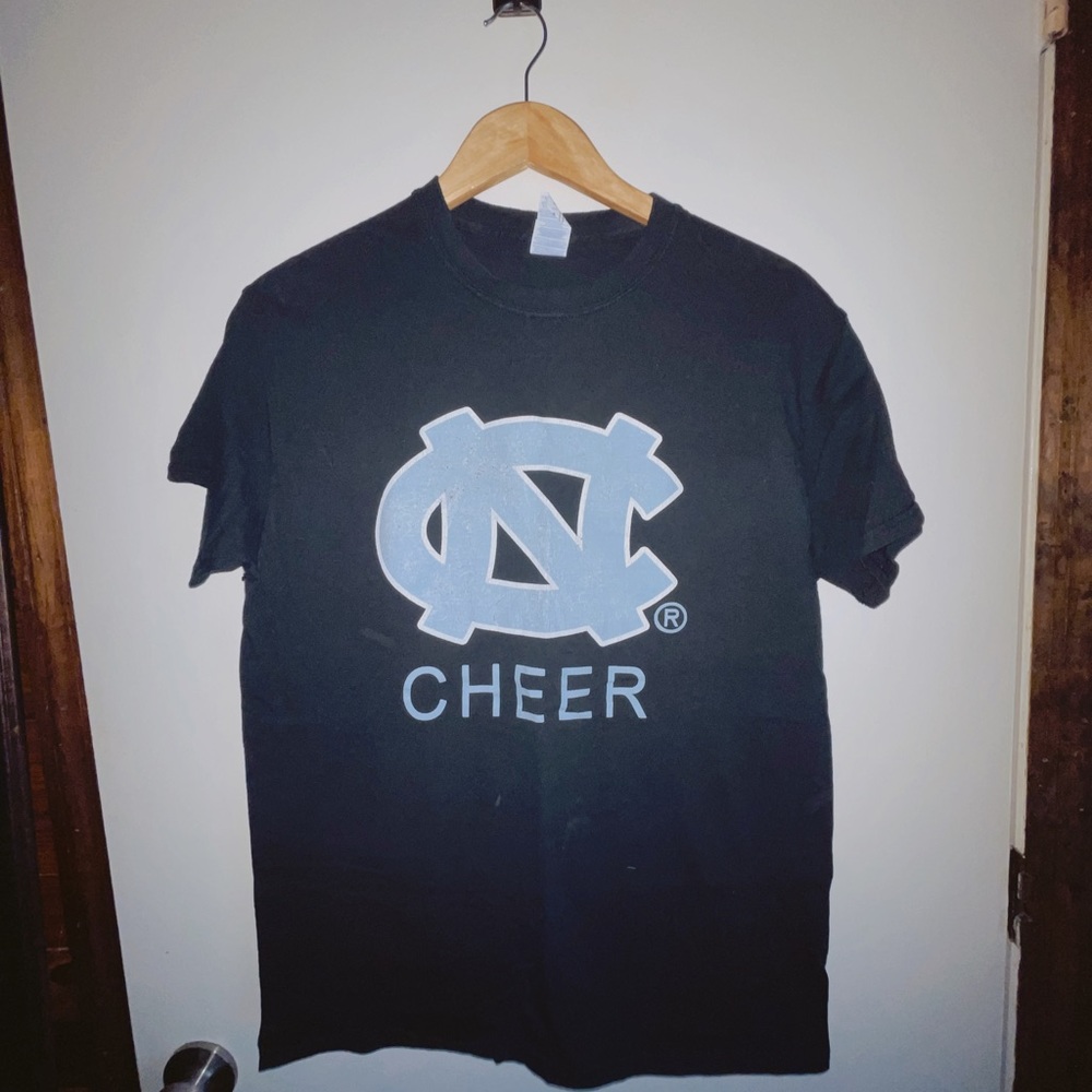 Navy UNC Chapel Hill Cheer shirt🩵
